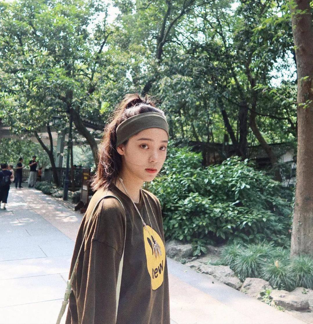 发带带来女神气质,明星戴过的发带