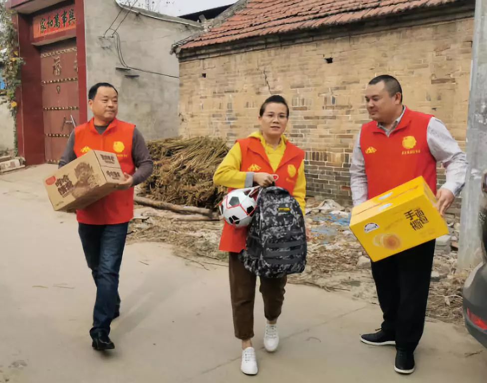 共青团关爱建档立卡贫困青年,共青团帮助青少年