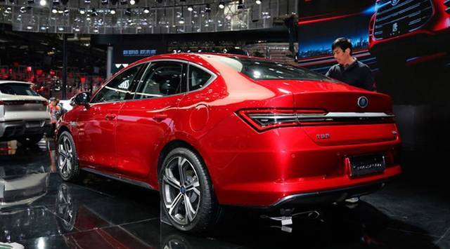 比亚迪秦pro混动对比吉利帝豪gl,吉利新帝豪第四代和比亚迪秦dmi