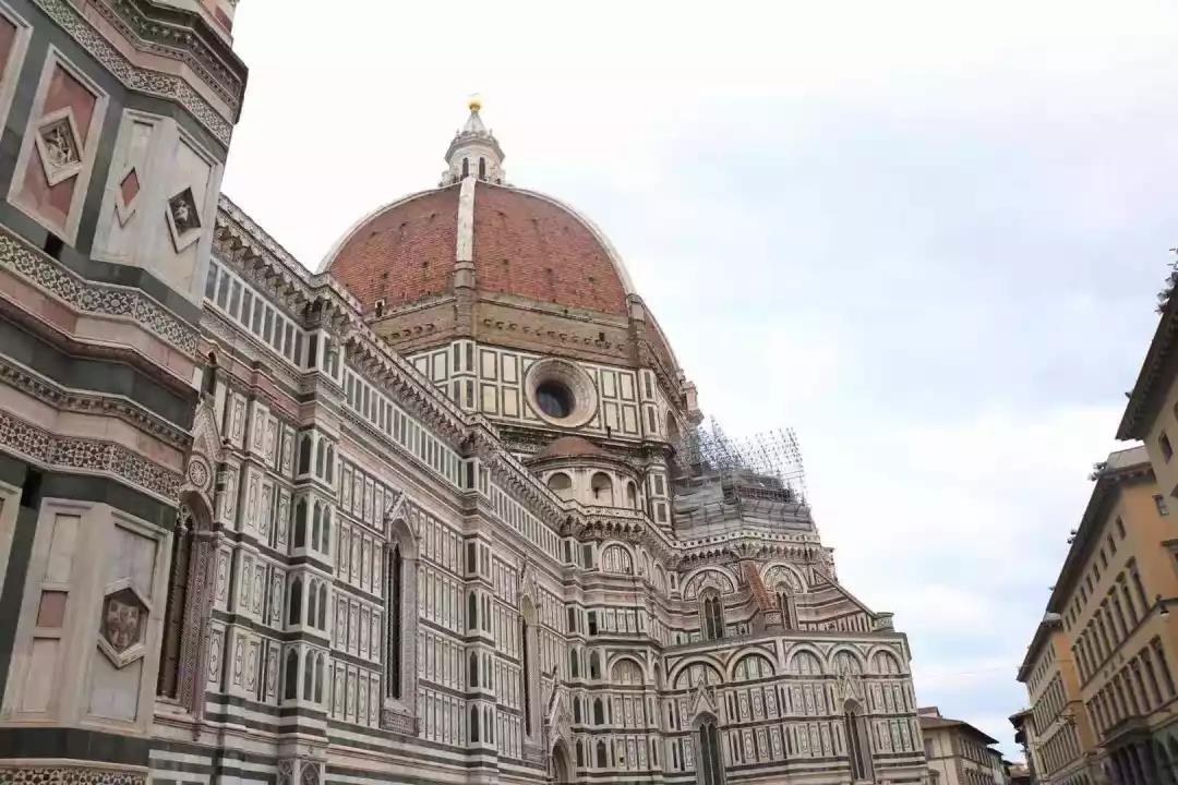 意大利美术留学费用高吗,意大利美术学院和综合大学哪个好