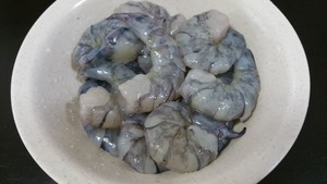 葱爆虾仁的做法家常视频,葱爆虾仁的最正宗做法