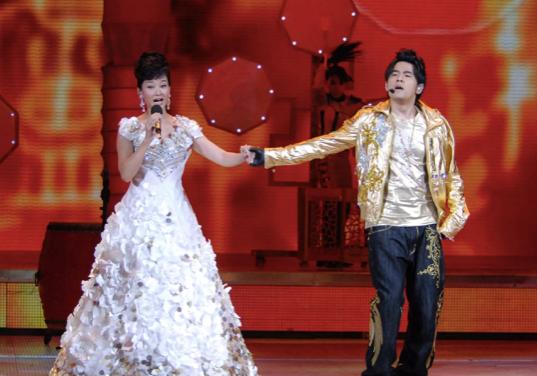 在春晚独唱的歌手的水平,在春晚舞台上唱歌