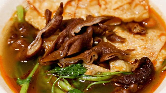 最近有一家特别火的螺蛳粉店,广西南宁西乡塘皇冠螺螺蛳粉