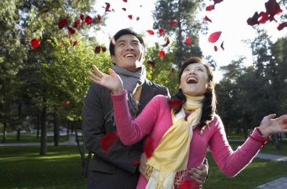 婚后让老婆上交工资,婚后让老婆上交工资合法吗