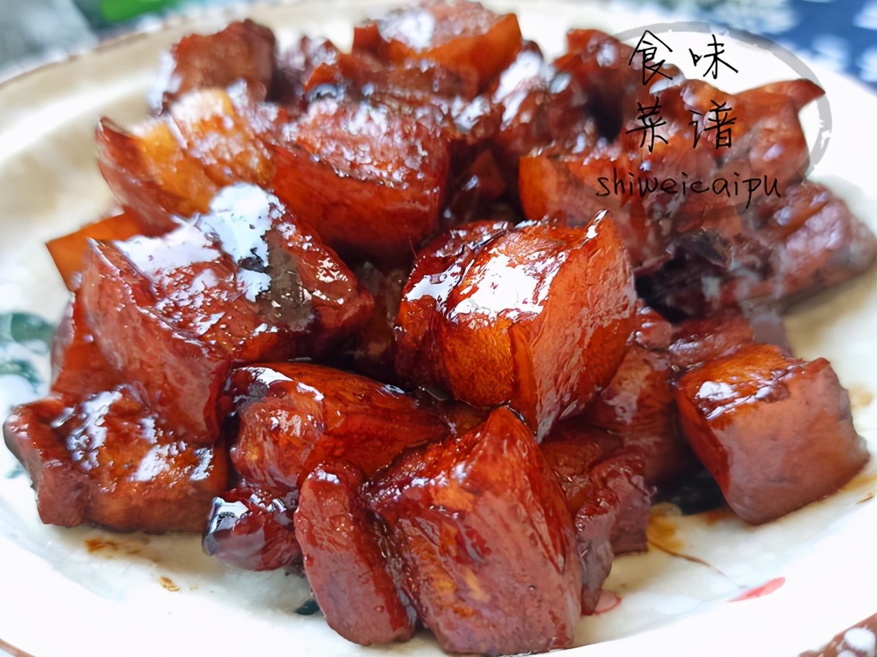 猪肉有一股尿骚味一般人吃不出来,才买的猪肉遇热就有一股怪味