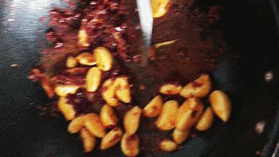 中国小有名气的酱，郫县豆瓣酱为何能被大众所喜爱？川菜不能没它