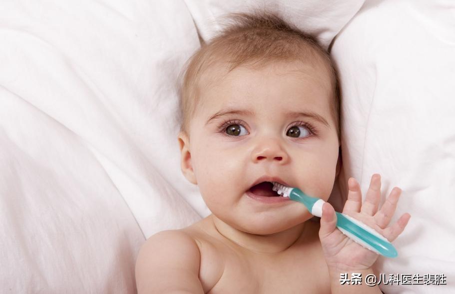 宝宝爱流口水冬天怎么护理,宝宝经常吐流口水引起湿疹怎么办