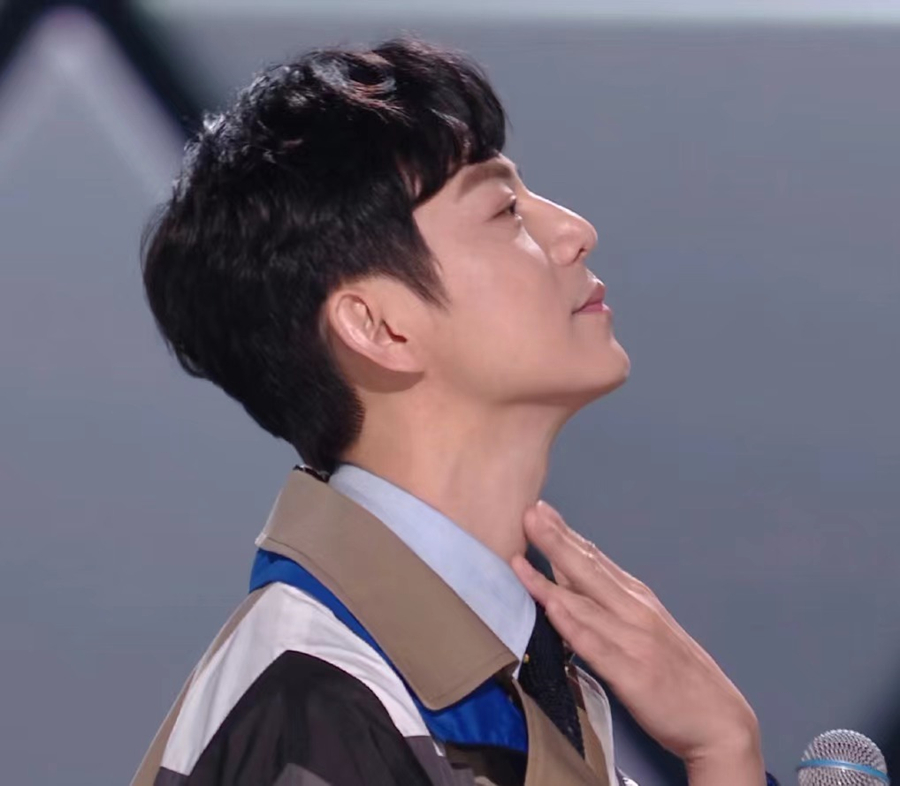 创造营何炅完整视频,何炅宁静主持金鹰节尬场片段