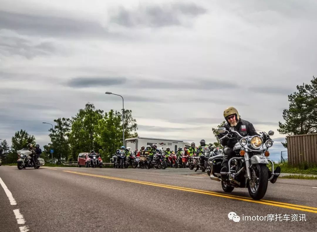 又是来自深圳的摩托车俱乐部！这次他们踏上了北欧的*途征**