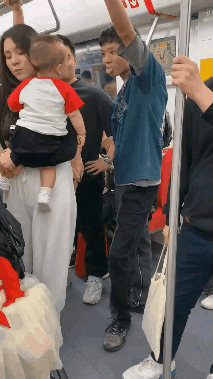 把中间的门店租下来取什么名字好,租下门面不知道取什么名字