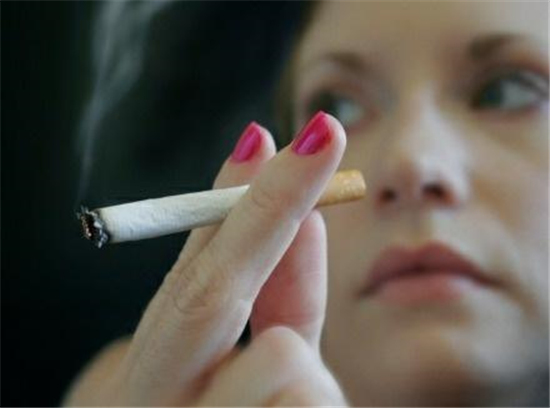 孕妇做四维彩超可以查出宝宝什么,孕妇四维彩超胎儿最佳状态