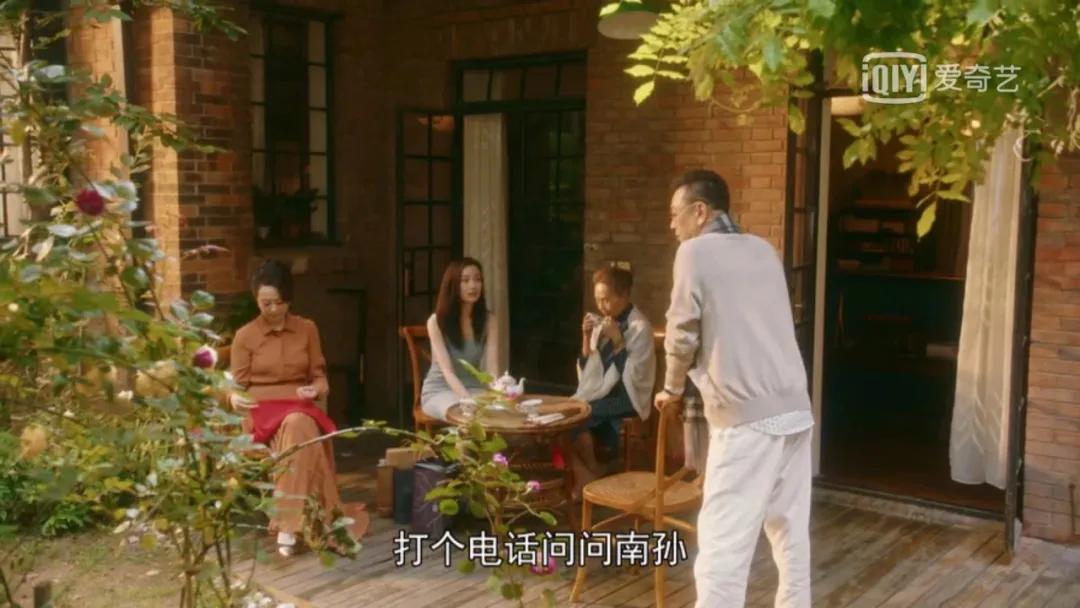 怎么拯救丑死的红木地板,翻新红木地板最简单的方法