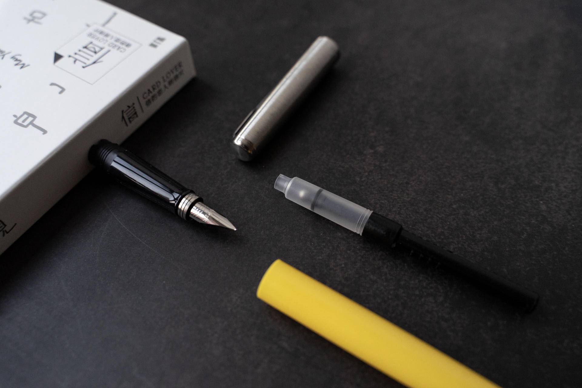 什么牌子的钢笔好价钱又适合学生,小学生都在用的一款高颜值的钢笔