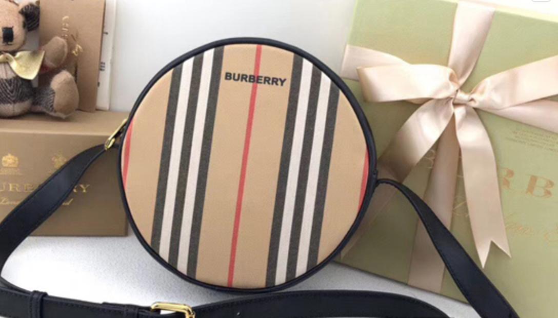 burberry复古圆饼包,用什么搭配古驰的圆饼包