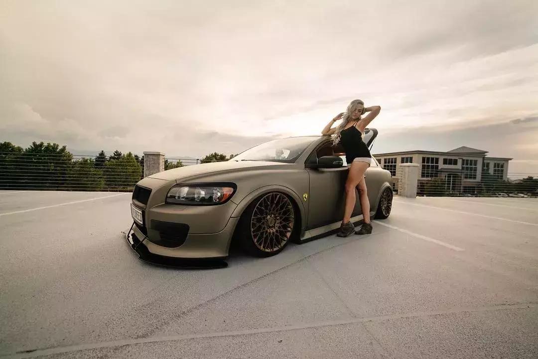 沃尔沃曾经最便宜又独特的双门车C30，没想到竟改装出如此姿态