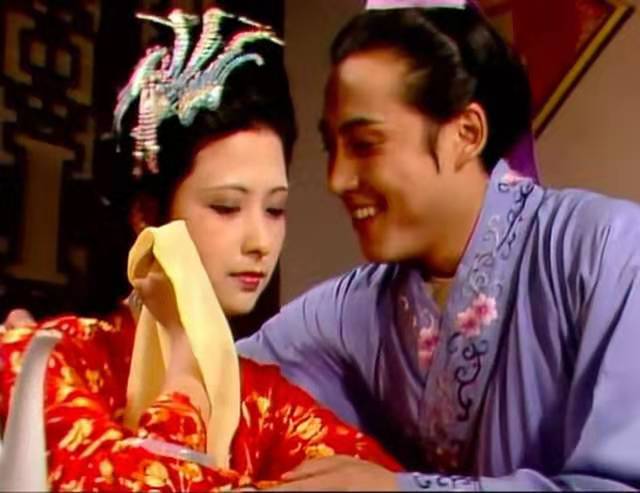 尤二姐被王熙凤陷害流产,尤二姐的胎儿怎么没的