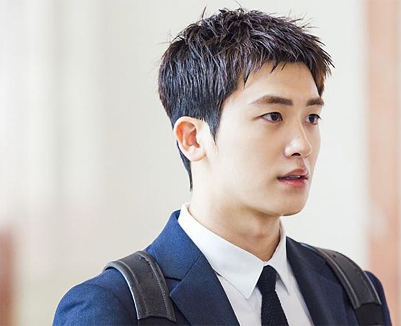 栗子头发型男2020流行发型教程,栗子头发型最流行