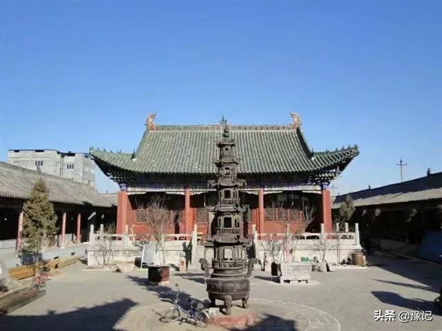 城隍庙里拜城隍,城隍庙城隍奶奶