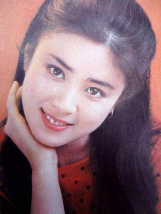 温婉女神傅艺伟化身妖后，扮演苏妲己不可逾越，敬业精神值得学习