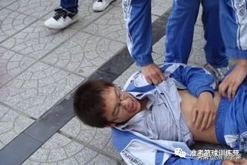 学生打篮球起争执被家长砍死,湖南中学生篮球打架