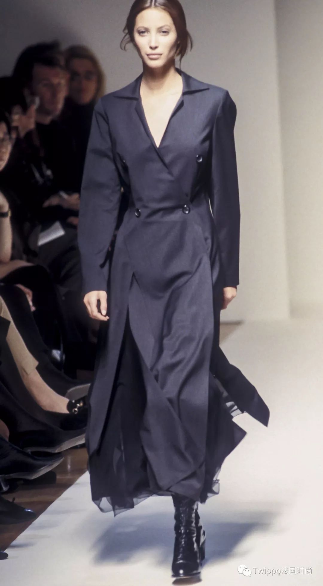 优衣库日本被疯抢,优衣库被哄抢完整版