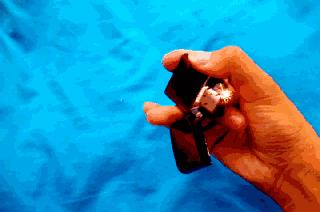 zippo打火机总有油味,zippo打火机supreme联名