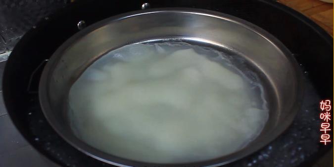 疫情不出门自己做饼吃,疫情不出门在家做美食视频