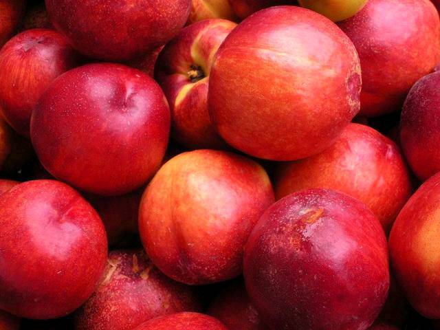 7月不吃瓜也要吃桃，虽能带来3大好处，但2类人不能吃影响健康