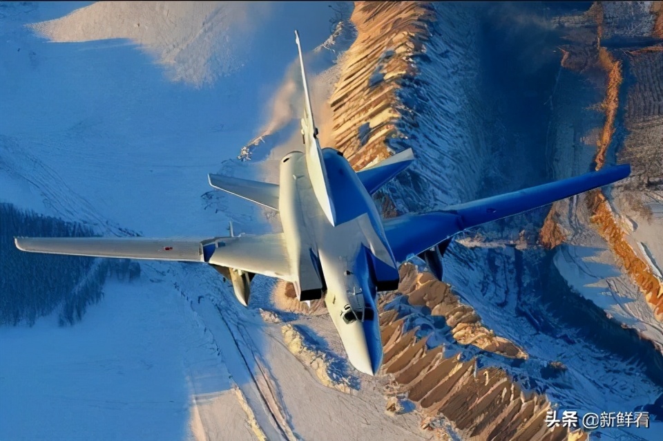 苏联空军高技术展示,苏联轰炸机座舱