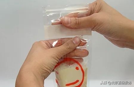 母乳储存知识100例,冷冻母乳快速正确解冻及温奶方法