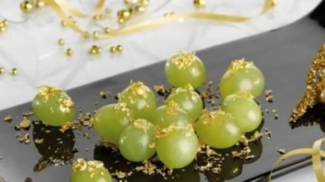 各国新年习俗英文版,盘点各国有趣的新年习俗