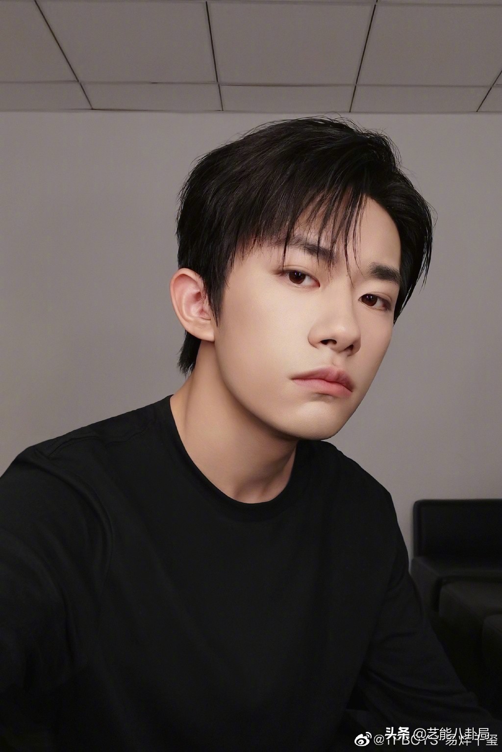 第一个与辱华品牌解约的明星,多位艺人解约辱华品牌