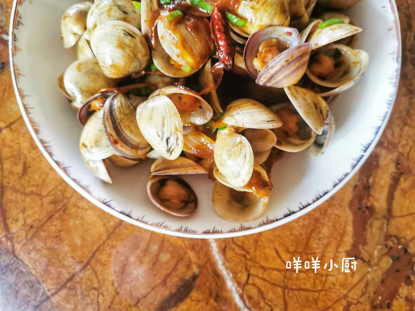 水煮蛤蜊肉正确方法,蛤蜊煮时间长还是开锅就行