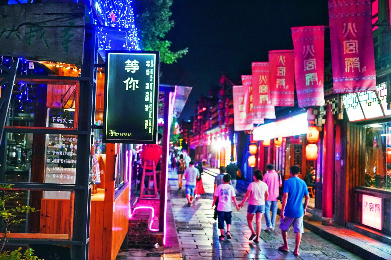 张家界天气预报15天准确旅游攻略,张家界凤凰古城芙蓉镇自驾游攻略