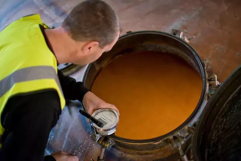 李嘉诚46亿英镑购买的酒吧巨头有何“花招”？