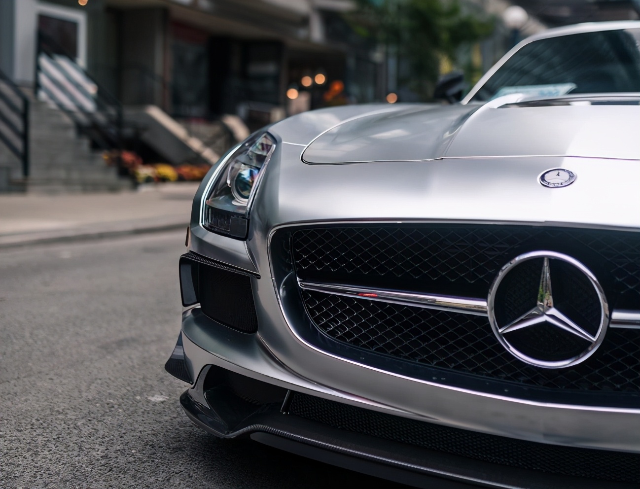 巅峰极速奔驰slsamg值得养么,鸥翼门的绝唱奔驰slsamg