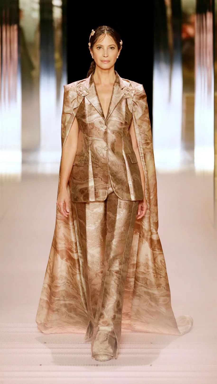 fendi2019春夏男士系列发布,fendi2019春夏系列时尚而时髦