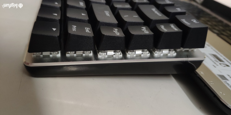 机械键盘黑爵ak33测评,黑爵ak33青轴机械键盘怎么样