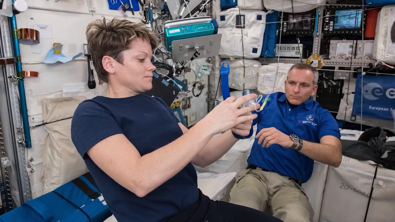 帮助宇航员在太空中生存,帮助宇航员在太空遨游