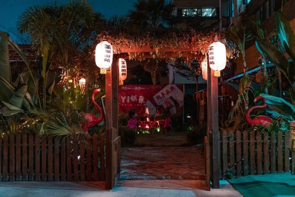 老西关炭炉羊肉煲，不给蘸酱！藏在村子里，门口停满豪车