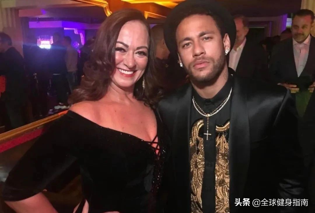 内马尔年轻男模,内马尔老妈照片