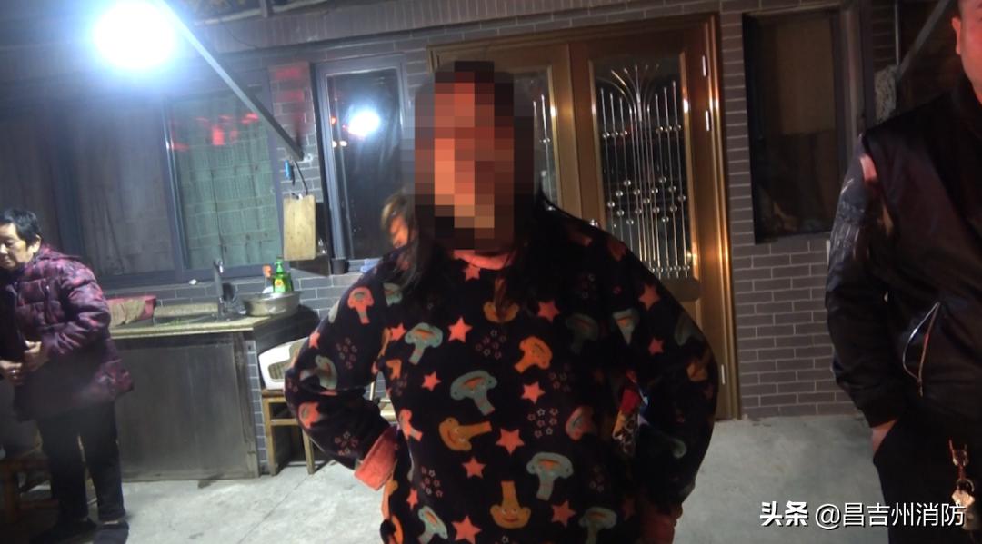 充电手机突然爆炸,手机放炉灶边爆炸引起火灾