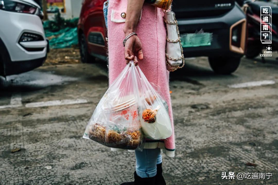 桂林本地人爱吃的桂林米粉,一碗桂林米粉吃出了我儿时味道