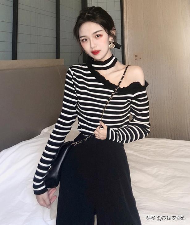 挂脖穿什么上衣好看,今年最流行的宽松版挂脖上衣