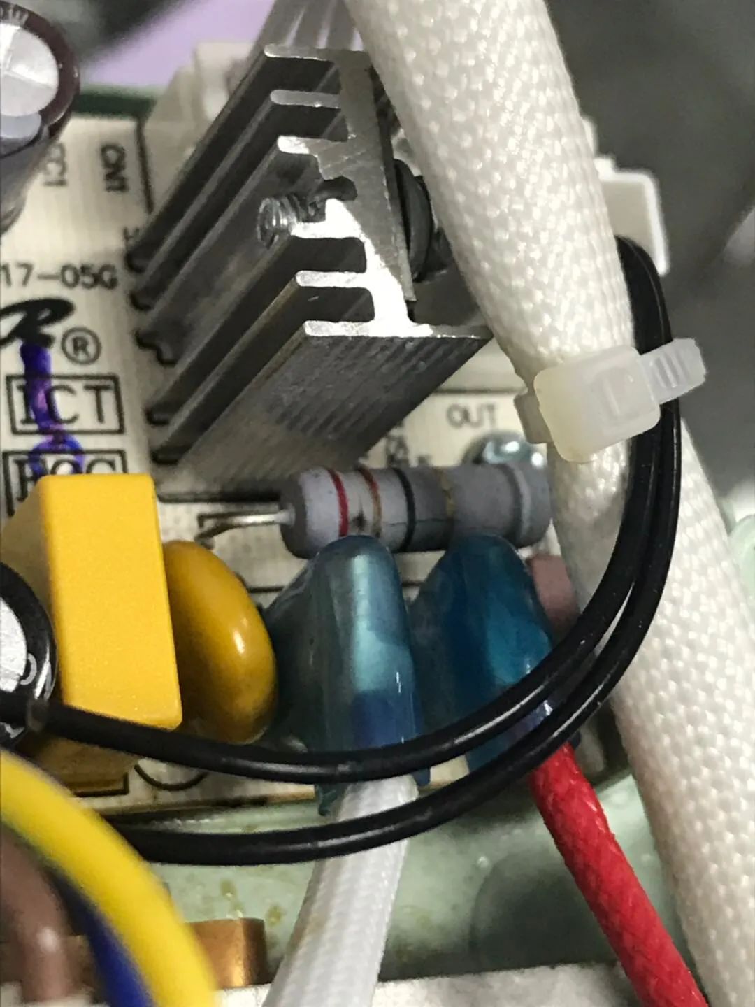 奶瓶消毒器洗了后坏了,小壮熊奶瓶消毒器维修拆解图片