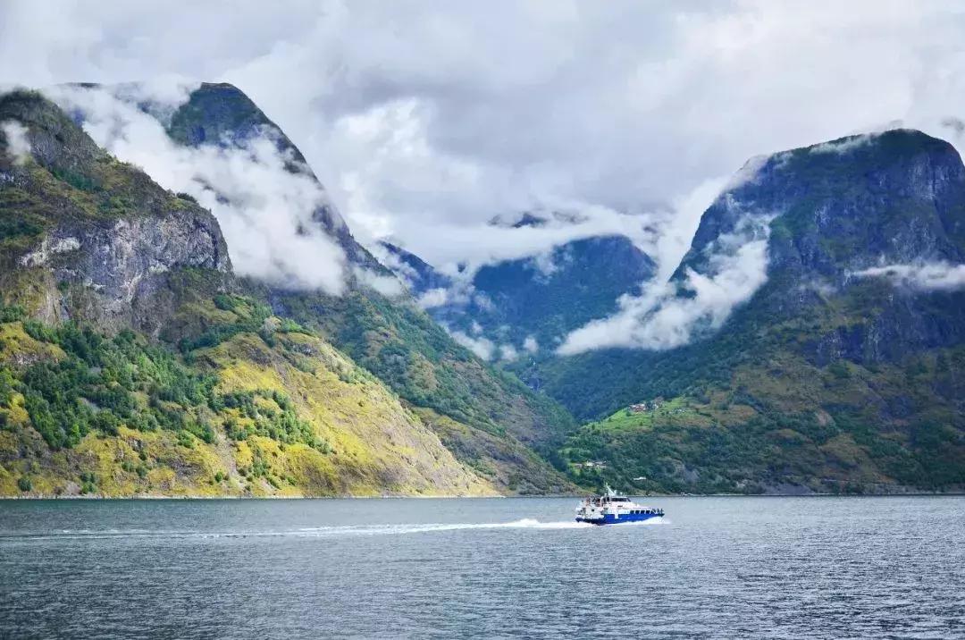 它连续N年被评为全球最宜居国度No.1，此生攒钱也要去！