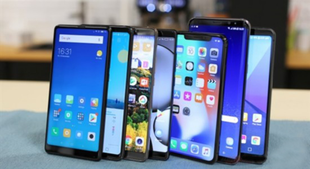 挖孔屏和水滴屏刘海屏的区别,刘海屏水滴屏挖孔屏全面屏哪个好