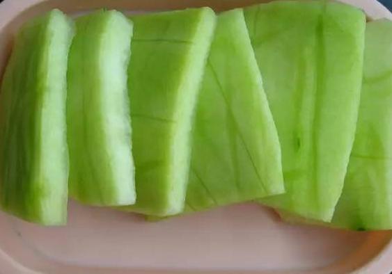 夏天晒衣服有苍蝇怎么办,夏天苍蝇太多怎么晾衣服