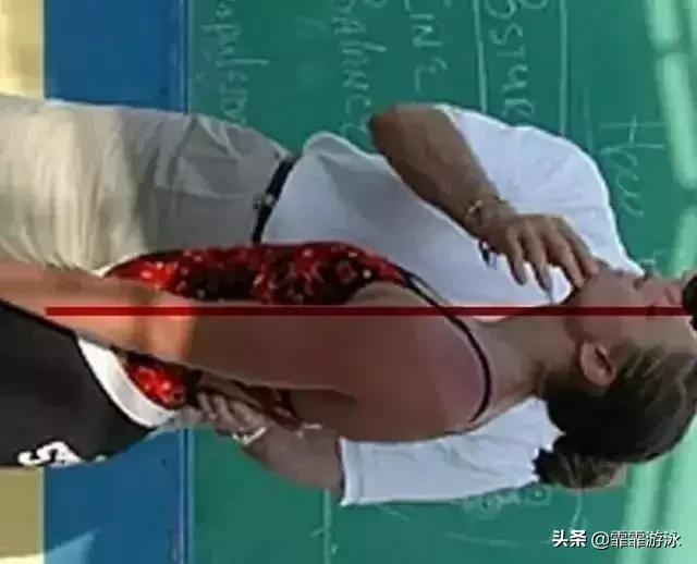 仰泳老是呛水是怎么回事啊,仰泳时鼻子呼气也呛水