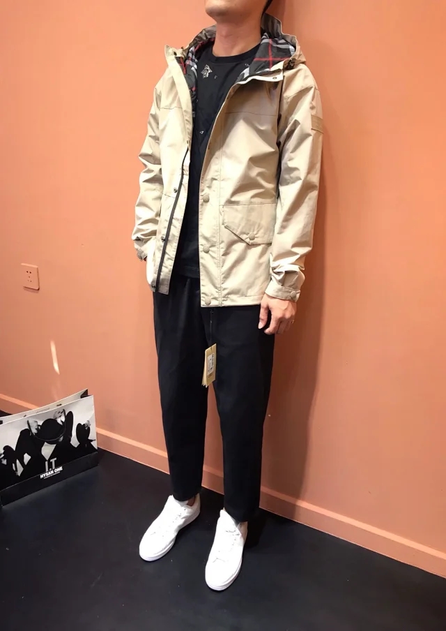 巴宝莉夹克最新款,巴宝莉公务员夹克